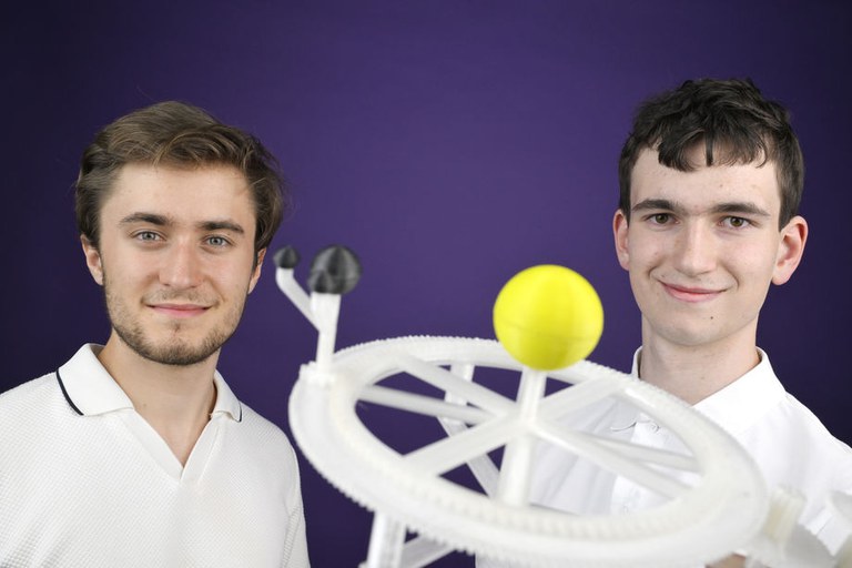 Sonderpreis der Astronomischen Gesellschaft für Projekt zum Fünfkörperproblem