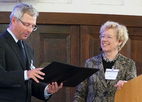 Verleihung der Karl-Schwarzschild-Medaille 2012 an Sandra Moore Faber (Bild: Daniel Fischer)